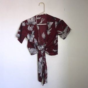 knot hem floral blouse
size: M
never worn